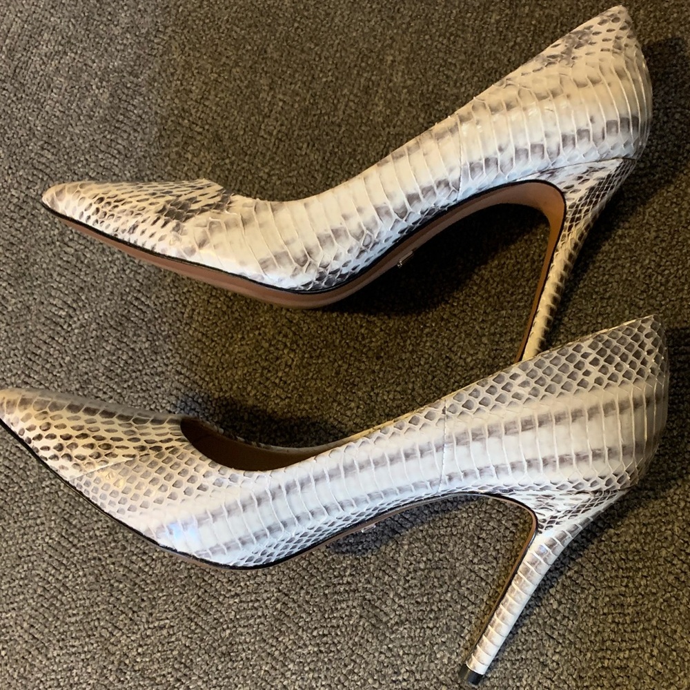 Almost New Michael Kors Claire Snakeskin Pumps